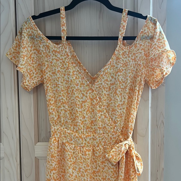 Jessica Simpson Dresses & Skirts - Orange Floral Wrap Dress with Tie